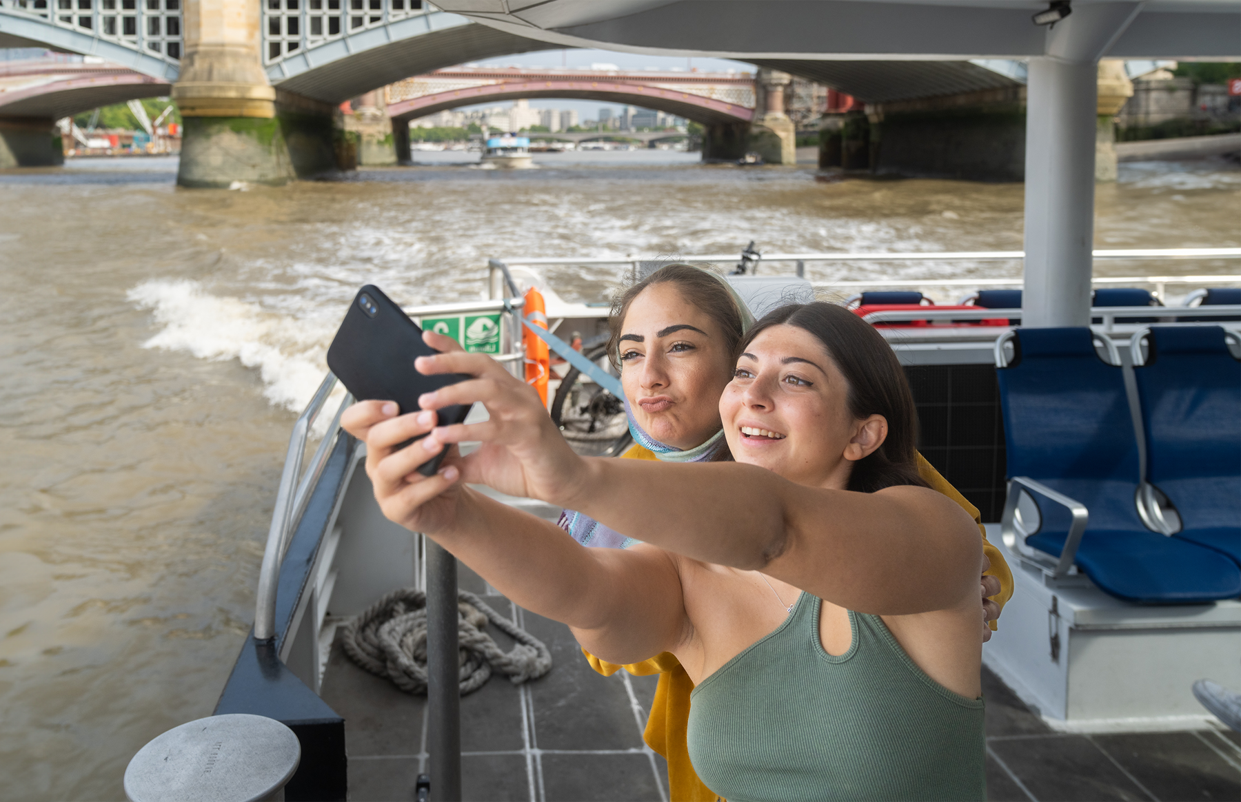 Selfie Girls Extended